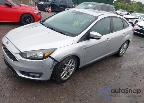 2015 Ford Focus Se z USA, uszkodzony, nr VIN 1FADP3F29FL302519